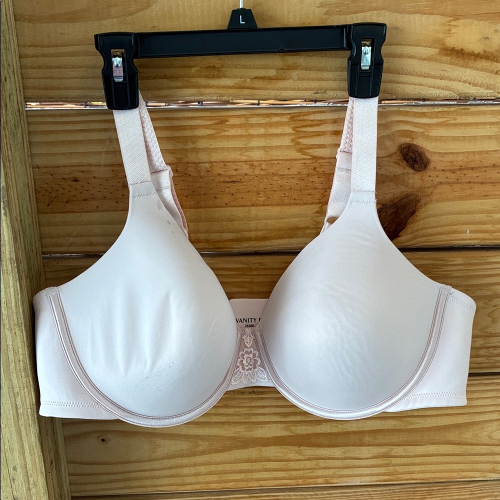 Vanity Fair Cream Lace-Trim Bra